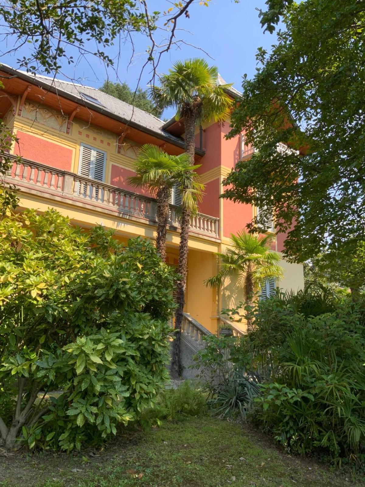 Villa Del Castanar Maccagno Exteriör bild